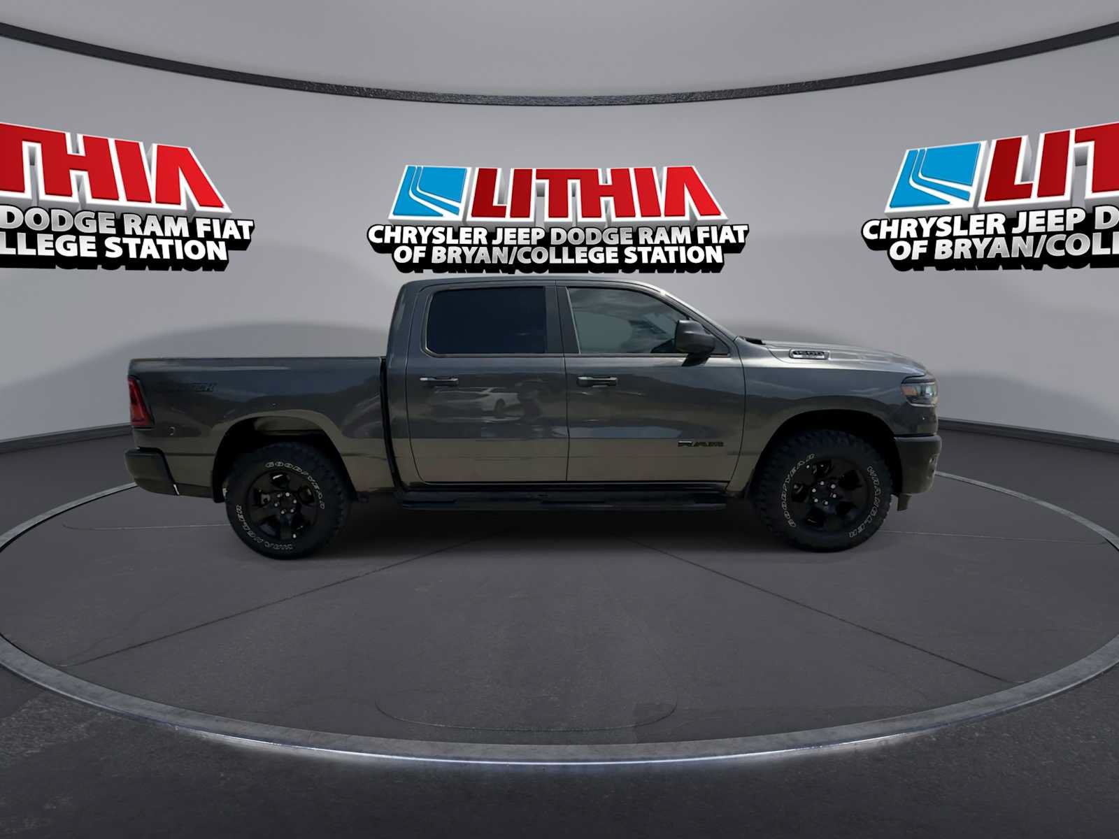 Used 2025 RAM 1500 Warlock AWD/4WD image 9