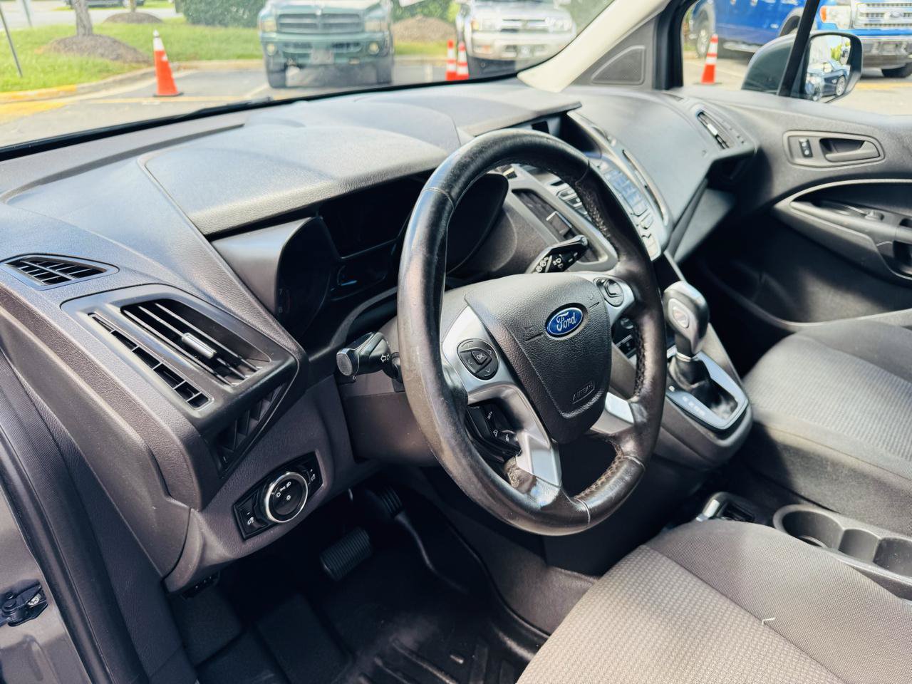 Used 2016 Ford Transit Connect XL FWD image 12