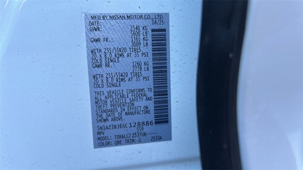 Used 2025 Nissan Murano SV image 27