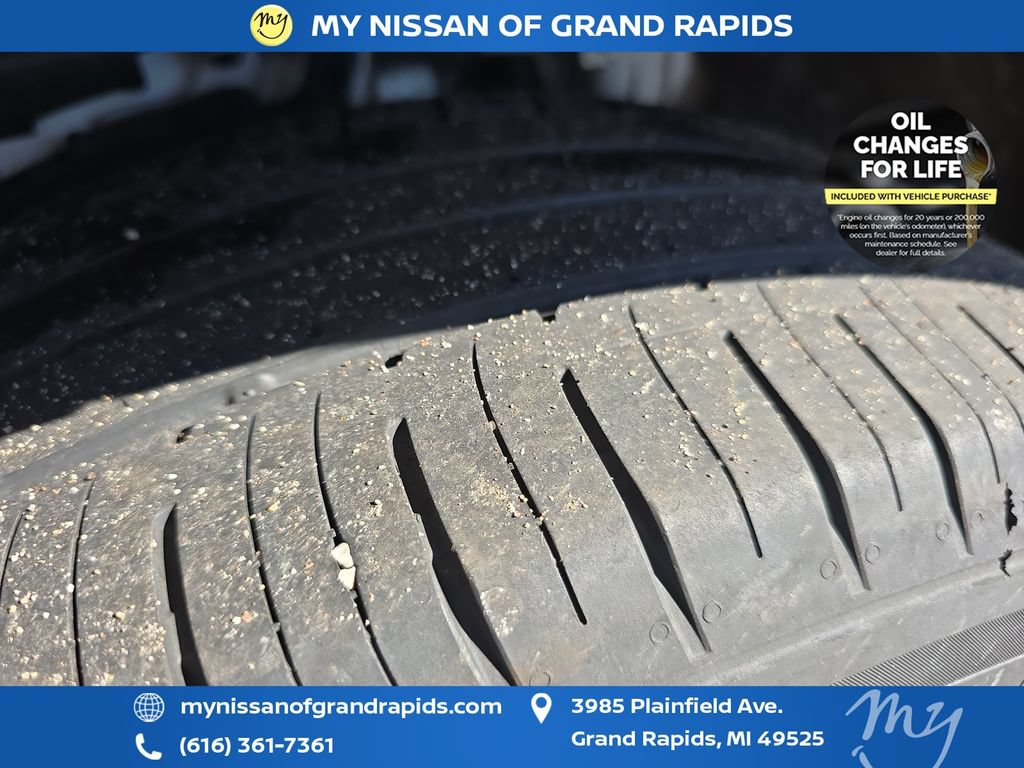 Used 2023 Nissan Rogue S AWD/4WD image 35