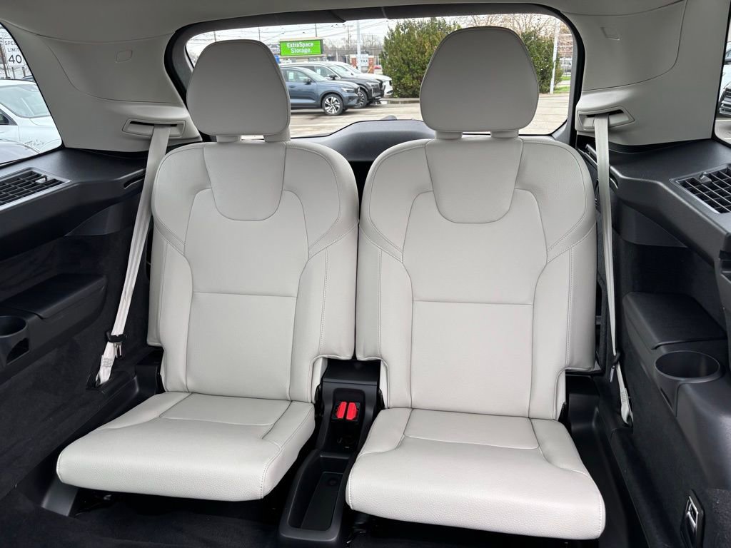 Used 2025 Volvo XC90 T8 Plus w/ Protection Package Premier image 24