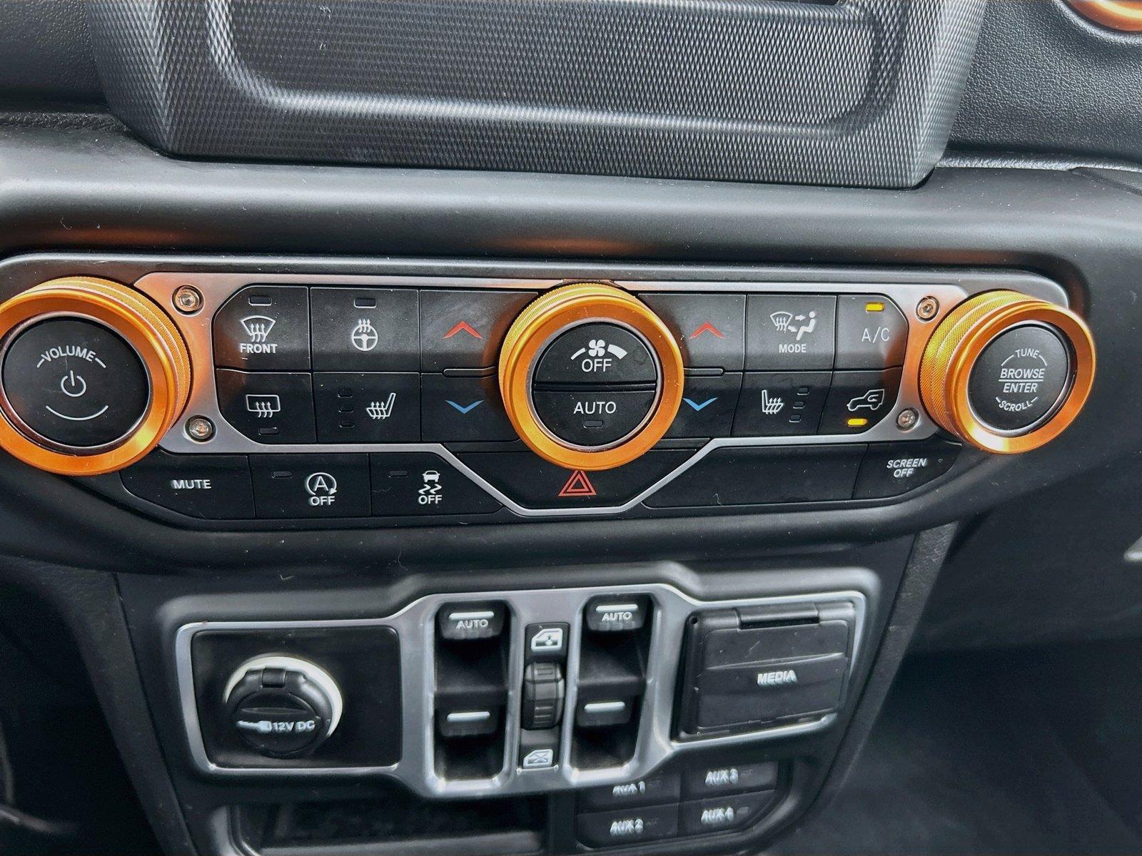 Used 2018 Jeep Wrangler Unlimited Sahara AWD/4WD image 33