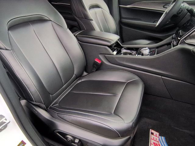 Used 2023 Jeep Grand Cherokee 4WD 4xe image 27