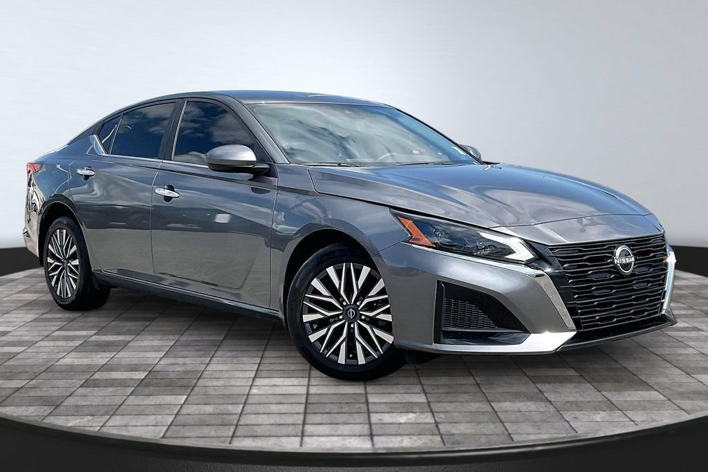 Used 2023 Nissan Altima 2.5 SV AWD/4WD image 12