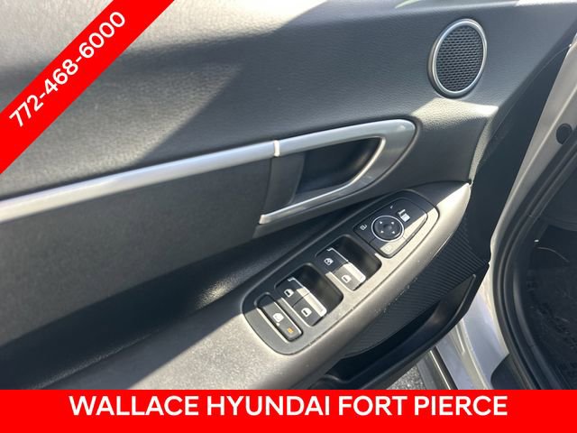 Used 2023 Hyundai Sonata SE FWD image 16