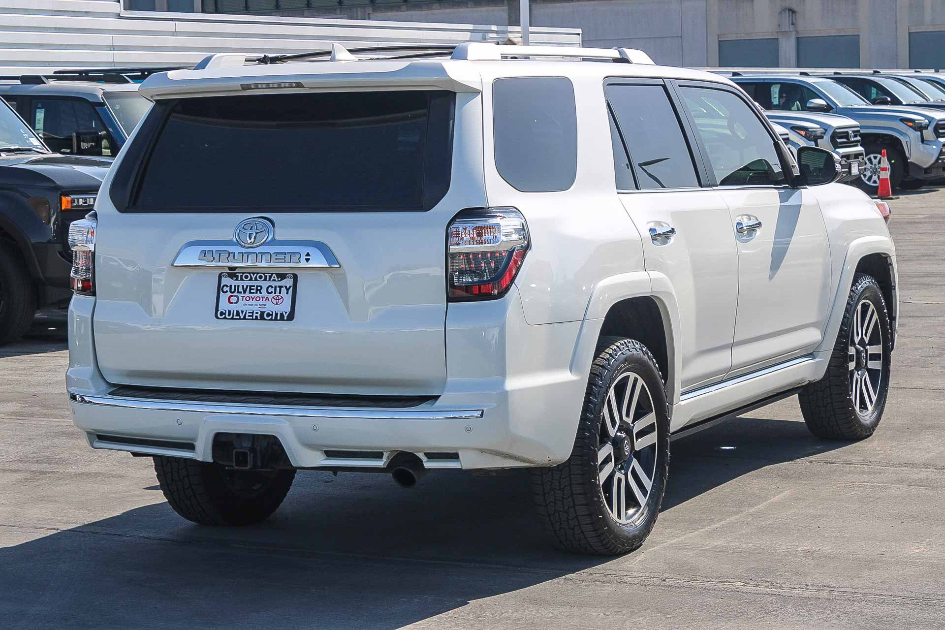Used 2023 Toyota 4Runner Limited AWD/4WD image 9