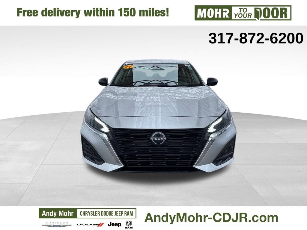 Used 2024 Nissan Altima 2.5 SV image 2