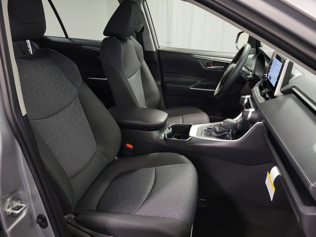 Used 2025 Toyota RAV4 XLE image 25