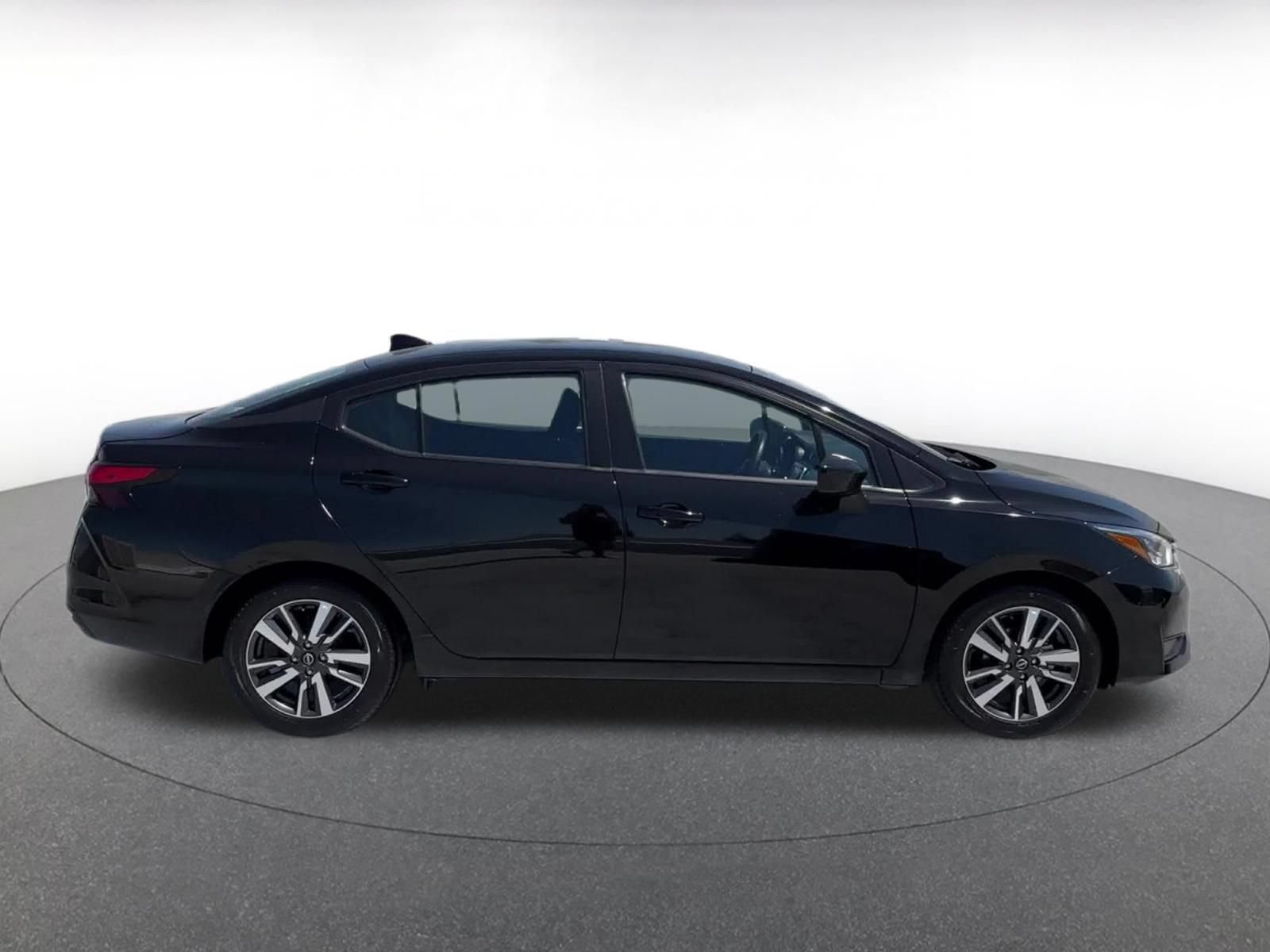Used 2025 Nissan Versa SV FWD image 16