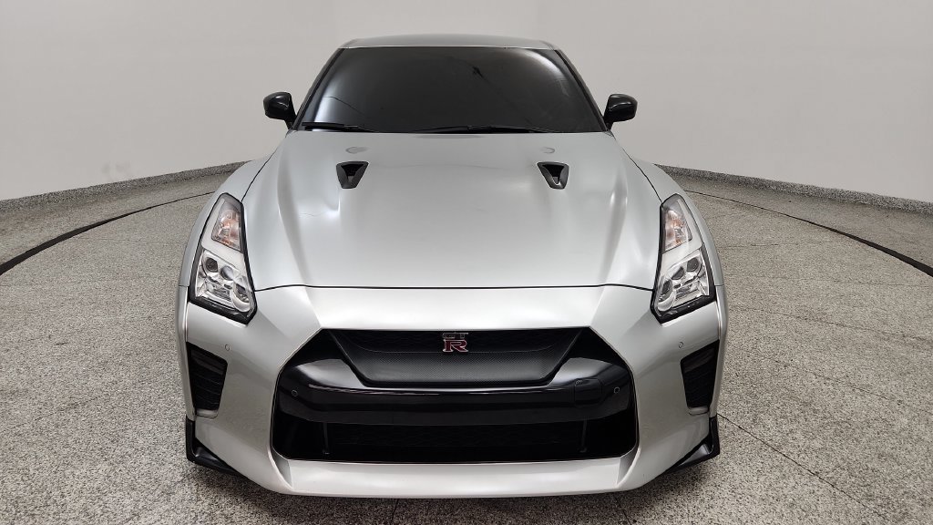Used 2020 Nissan GT-R Premium AWD/4WD image 10
