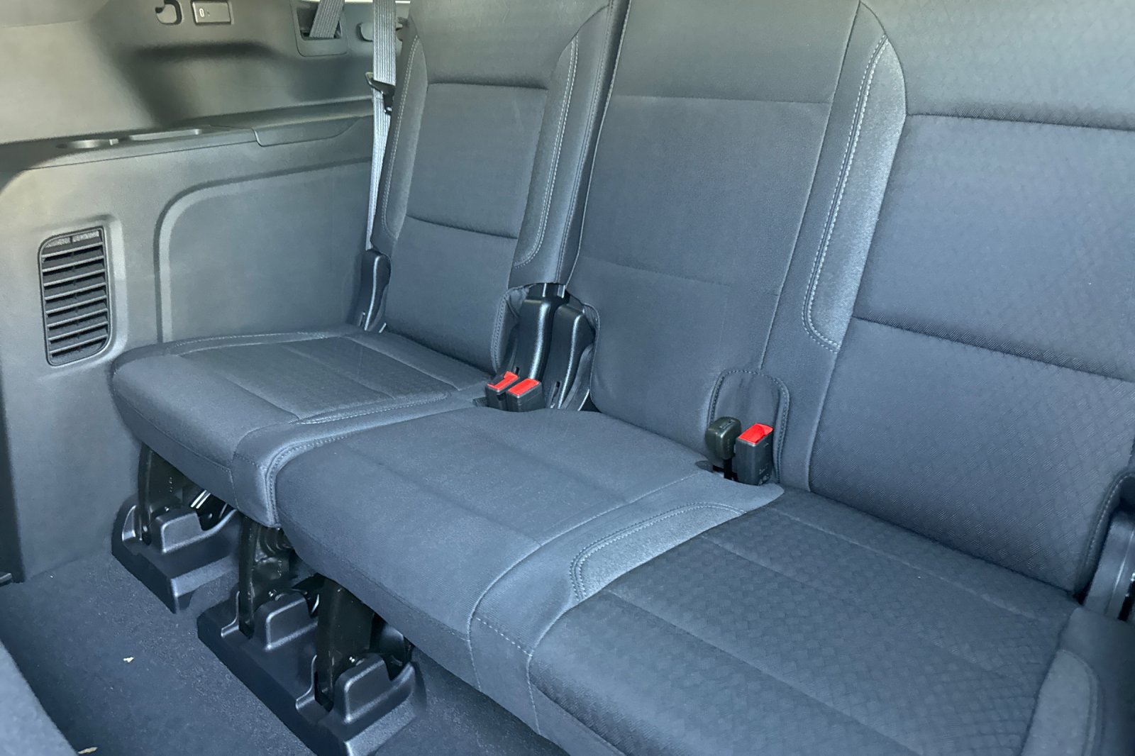 New 2026 Chevrolet Suburban LS w/ Max Trailering Package RWD image 14