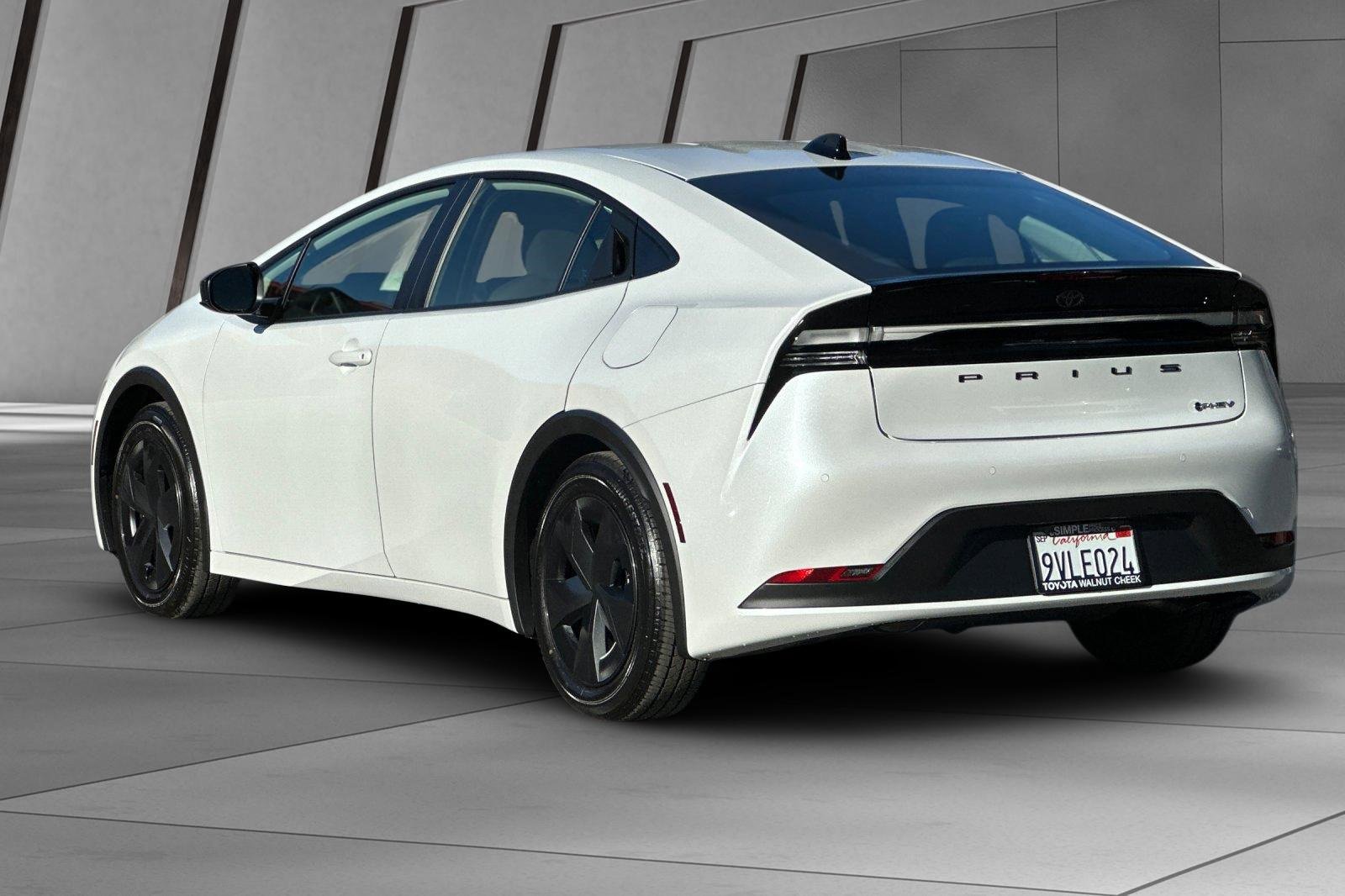 Used 2026 Toyota Prius Plug-In Hybrid image 10