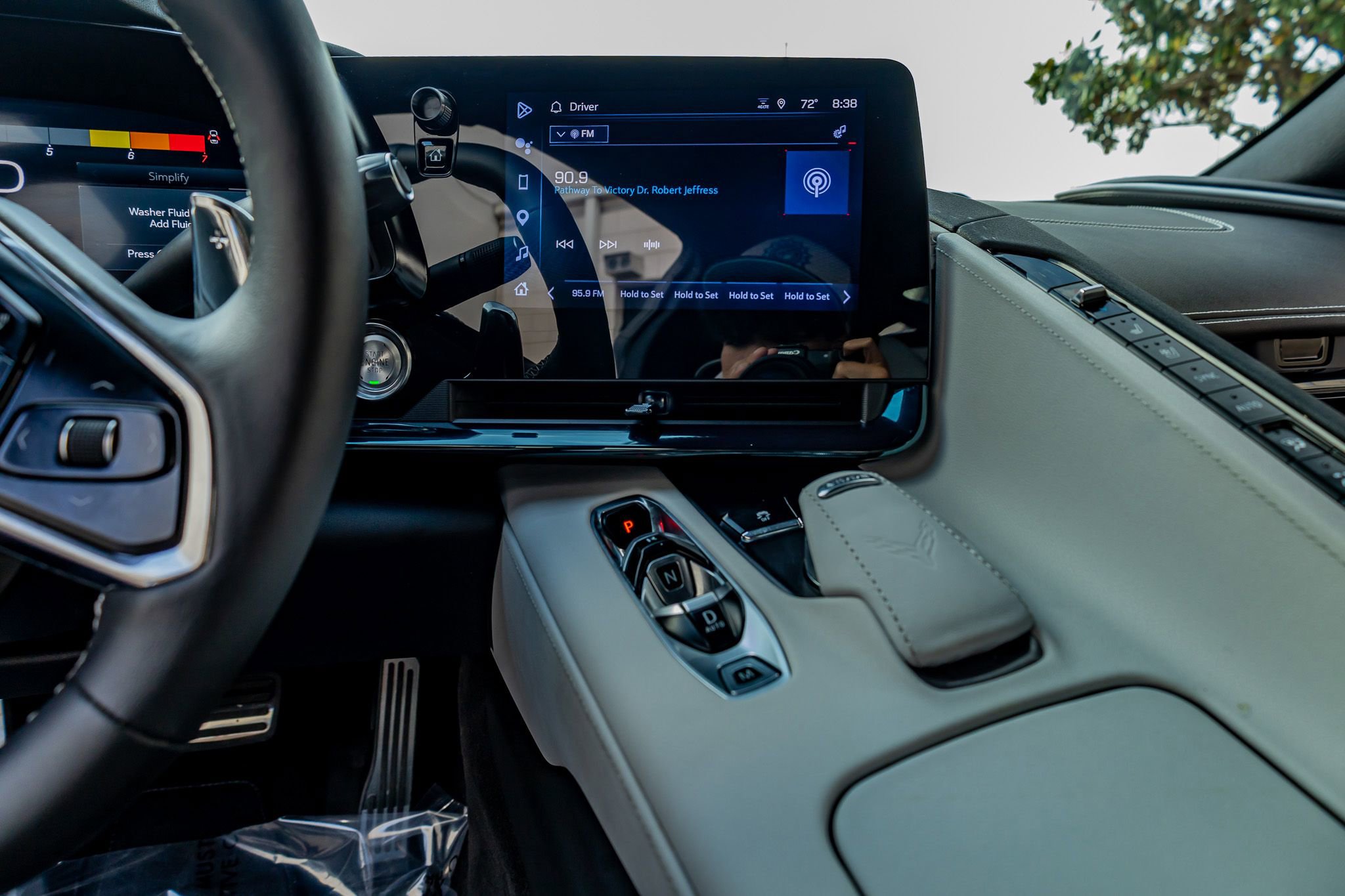 Used 2025 Chevrolet Corvette Stingray Preferred Cpe w/ Stealth Interior Trim Package RWD image 19