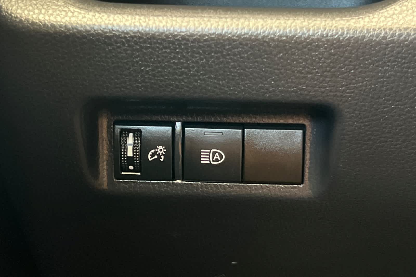 Certified 2023 Toyota RAV4 LE AWD/4WD image 29
