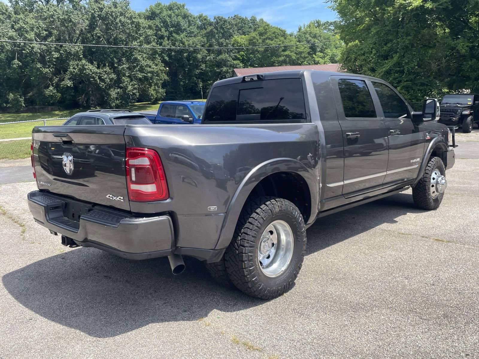 Used 2024 RAM 3500 Limited AWD/4WD image 3