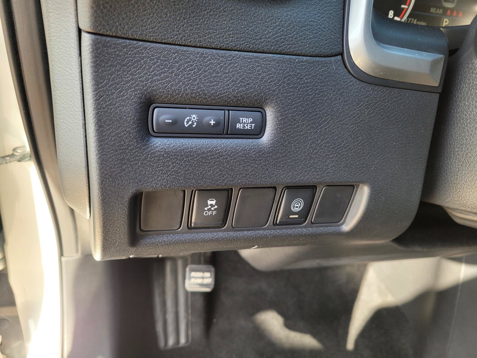 Used 2023 Nissan Murano SV w/ Cargo Package FWD image 27