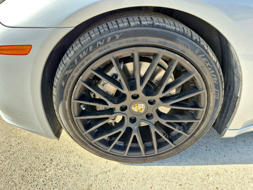 Used 2016 Porsche Panamera S image 9