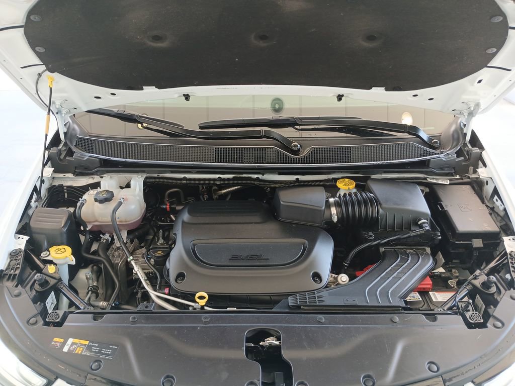 Used 2024 Chrysler Pacifica Touring-L FWD image 31