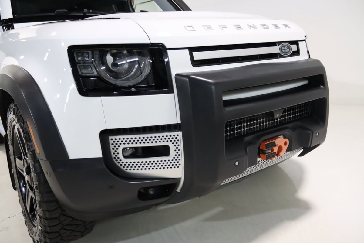 Used 2020 Land Rover Defender 110 SE AWD/4WD image 25