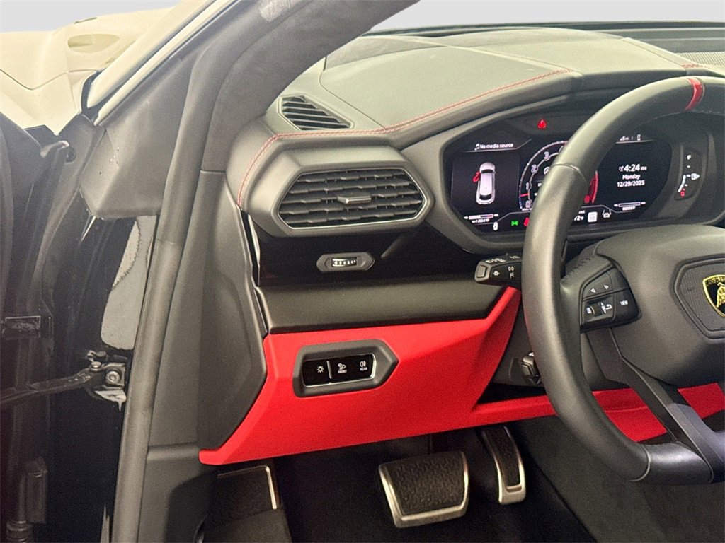 Used 2024 Lamborghini Urus S image 10
