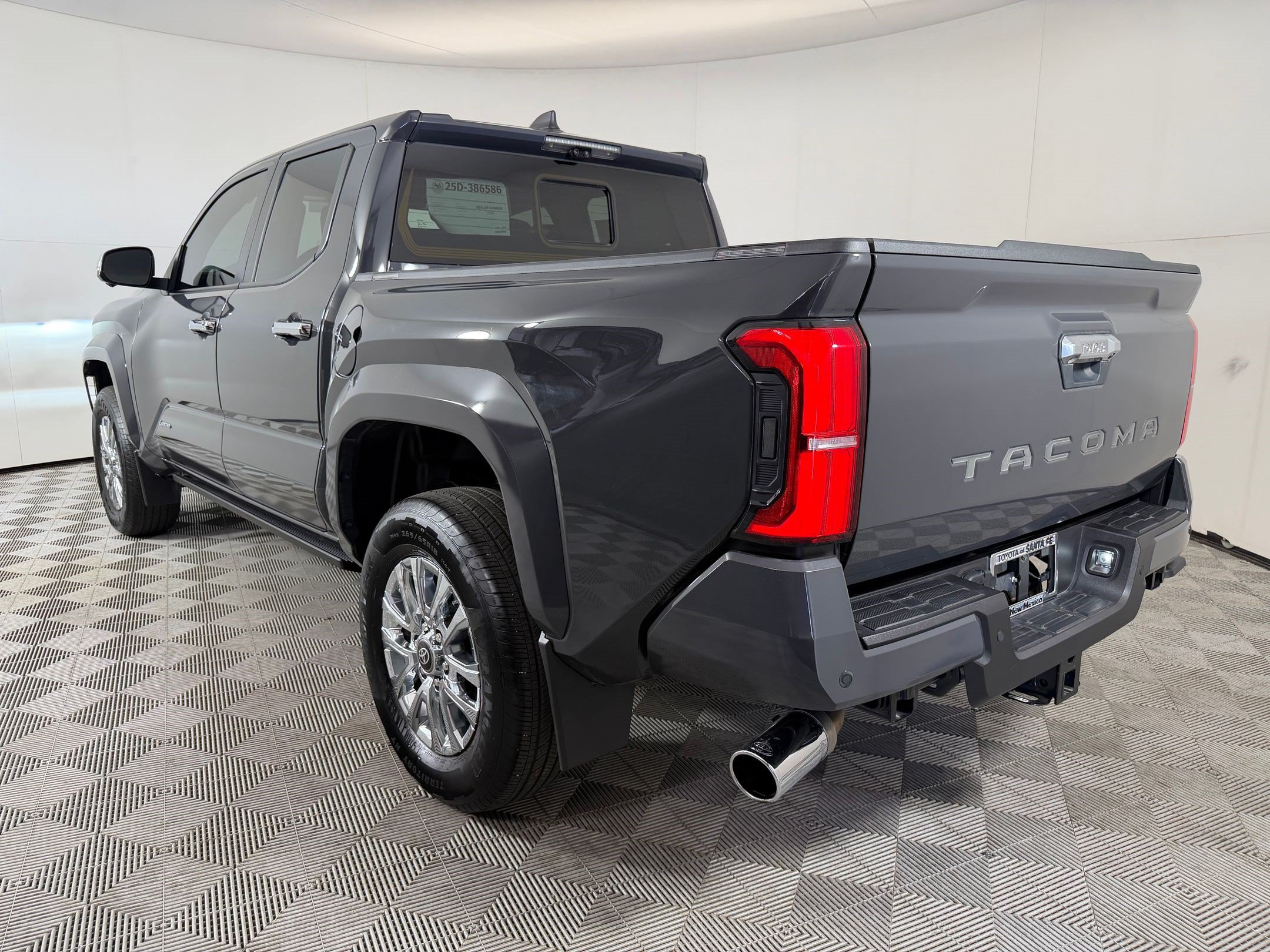 Used 2025 Toyota Tacoma Limited AWD/4WD image 3