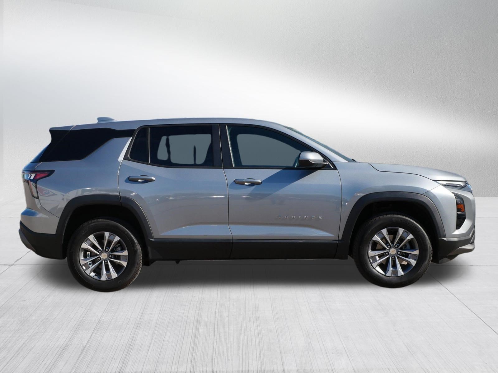 Used 2025 Chevrolet Equinox LT AWD/4WD image 7