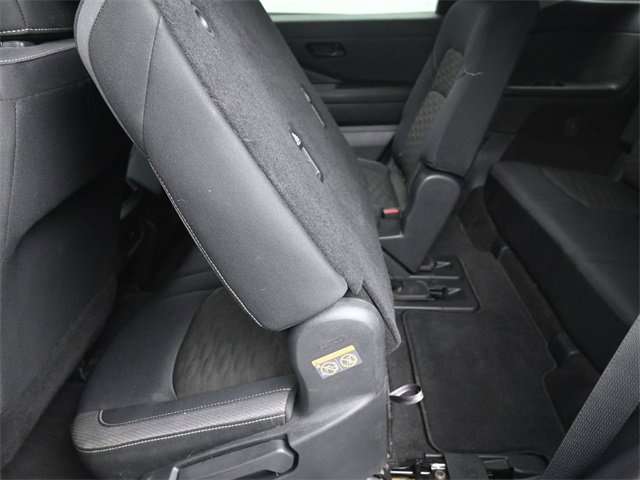 Used 2024 Nissan Pathfinder S image 22