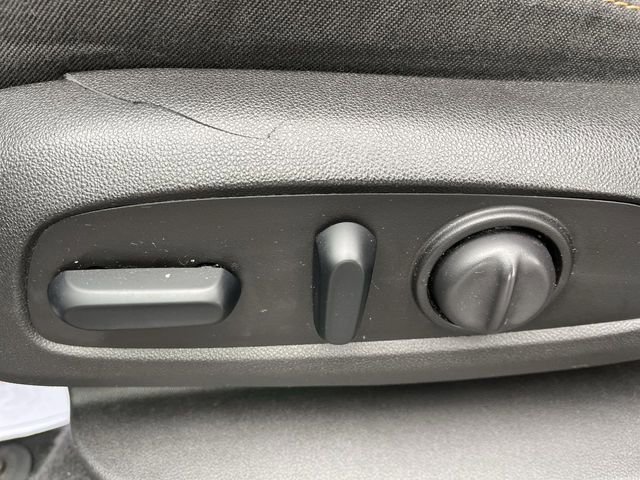 Used 2018 Chevrolet Equinox LT image 12