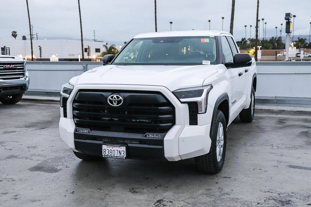 Used 2022 Toyota Tundra SR5 w/ SR5 Convenience Package RWD image 4