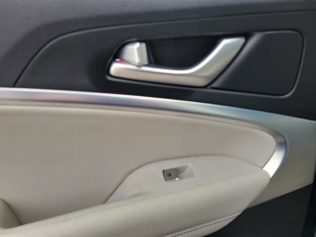 Used 2024 Genesis G70 2.5T image 25