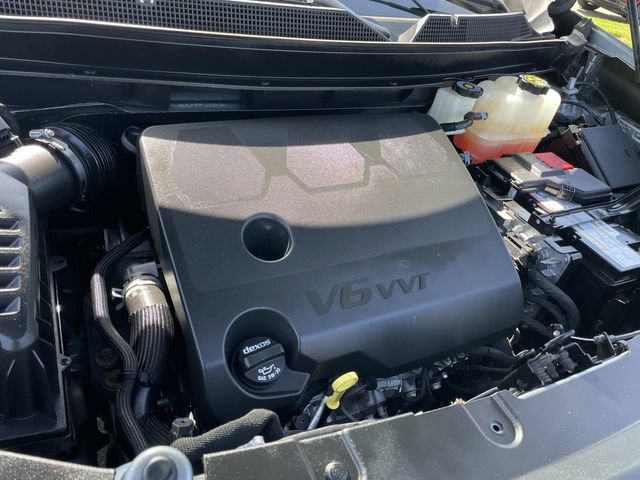 Used 2023 Chevrolet Traverse RS w/ LPO, Floor Liner Package FWD image 37