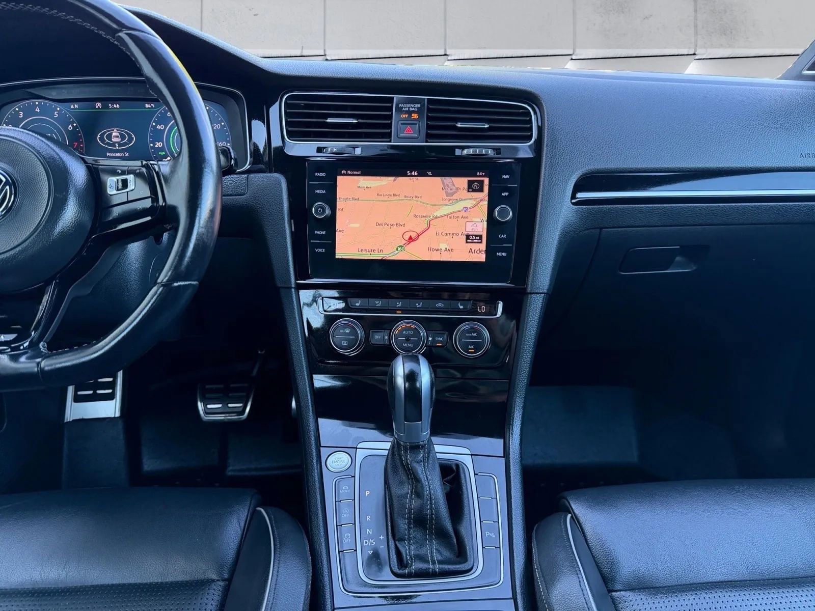 Used 2018 Volkswagen Golf R 4-Door AWD/4WD image 14