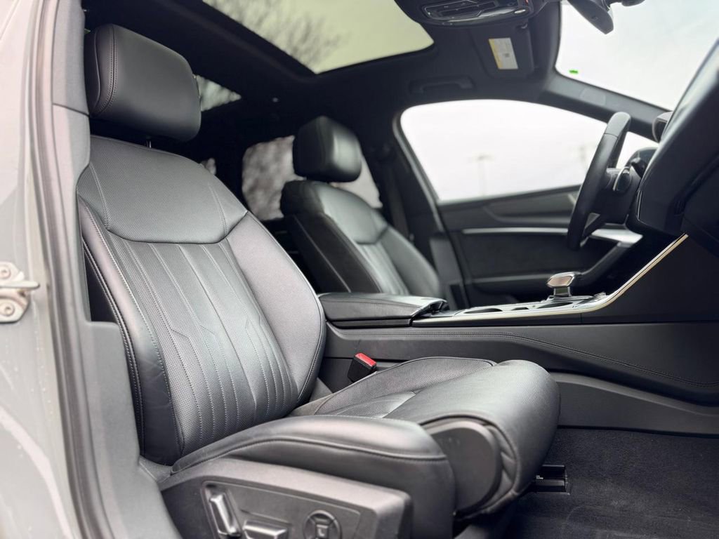 Used 2021 Audi RS 6 AWD/4WD image 32