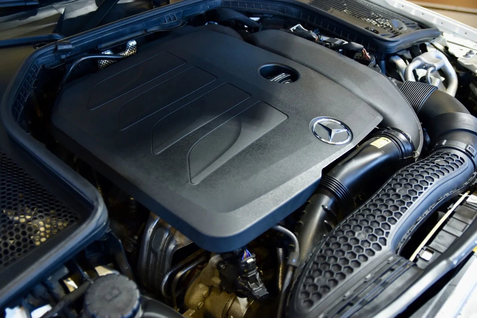 Used 2020 Mercedes-Benz C 300 4MATIC Sedan image 30