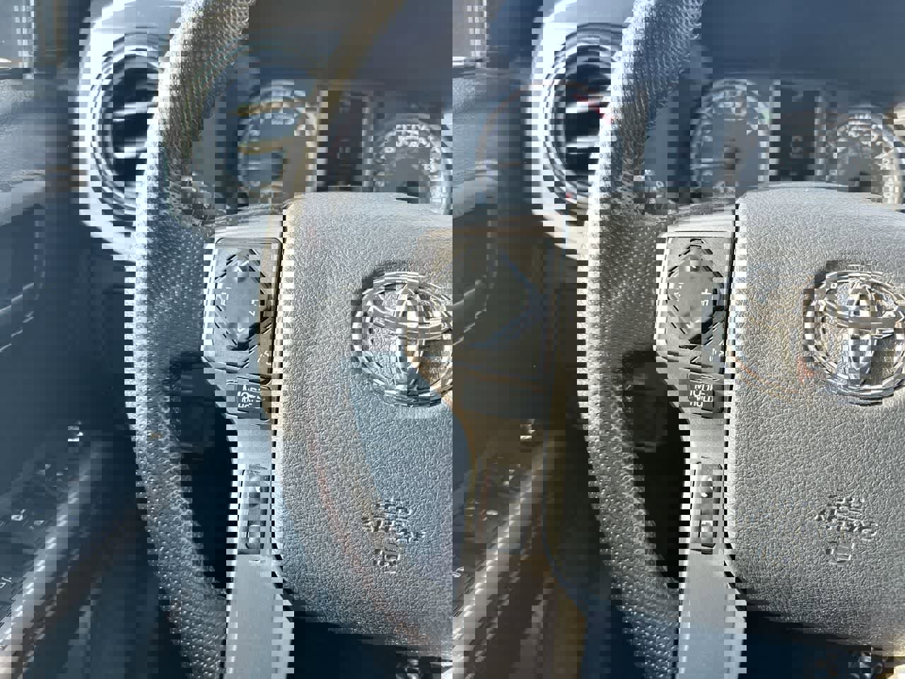 Used 2016 Toyota Tacoma SR5 image 29