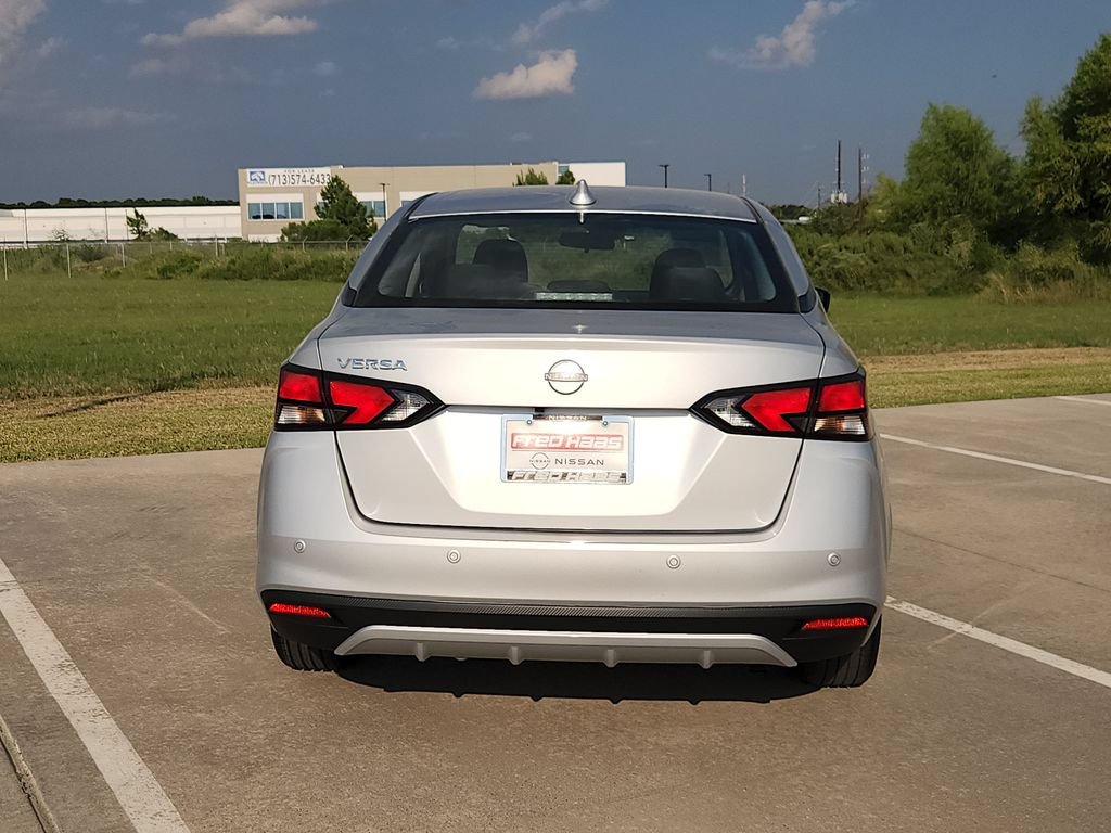 Used 2025 Nissan Versa SV FWD image 6