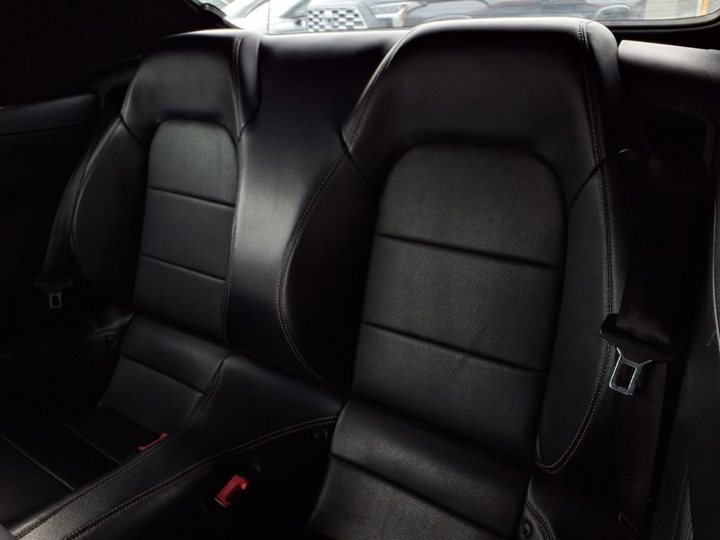 Used 2019 Ford Mustang Premium image 17