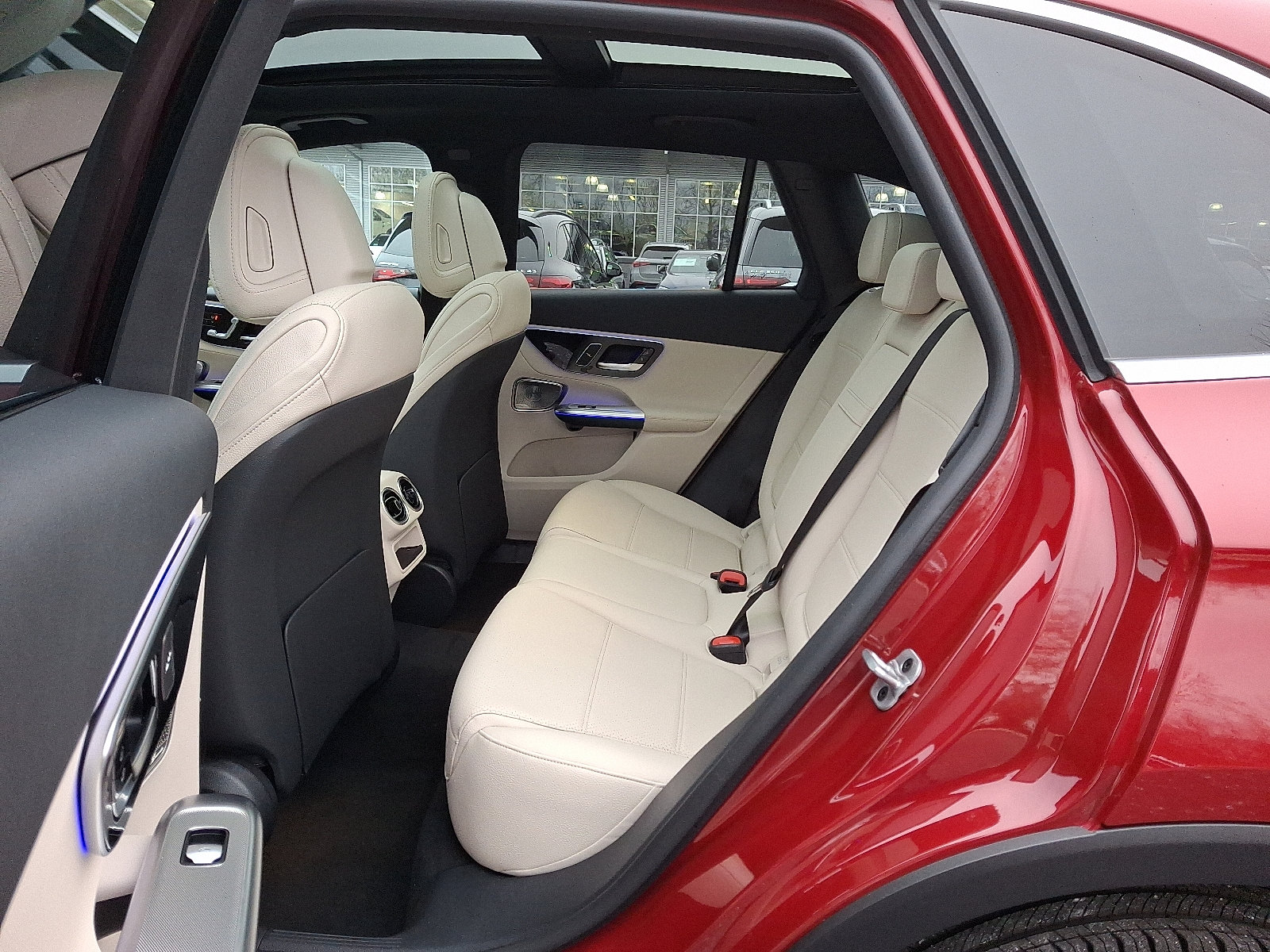Used 2026 Mercedes-Benz GLC 300 4MATIC image 8