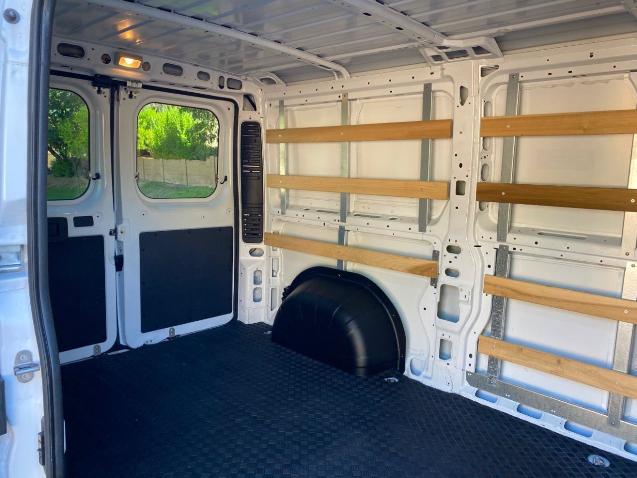 Used 2025 RAM ProMaster 2500 w/ U-Haul Equipment Group FWD image 28