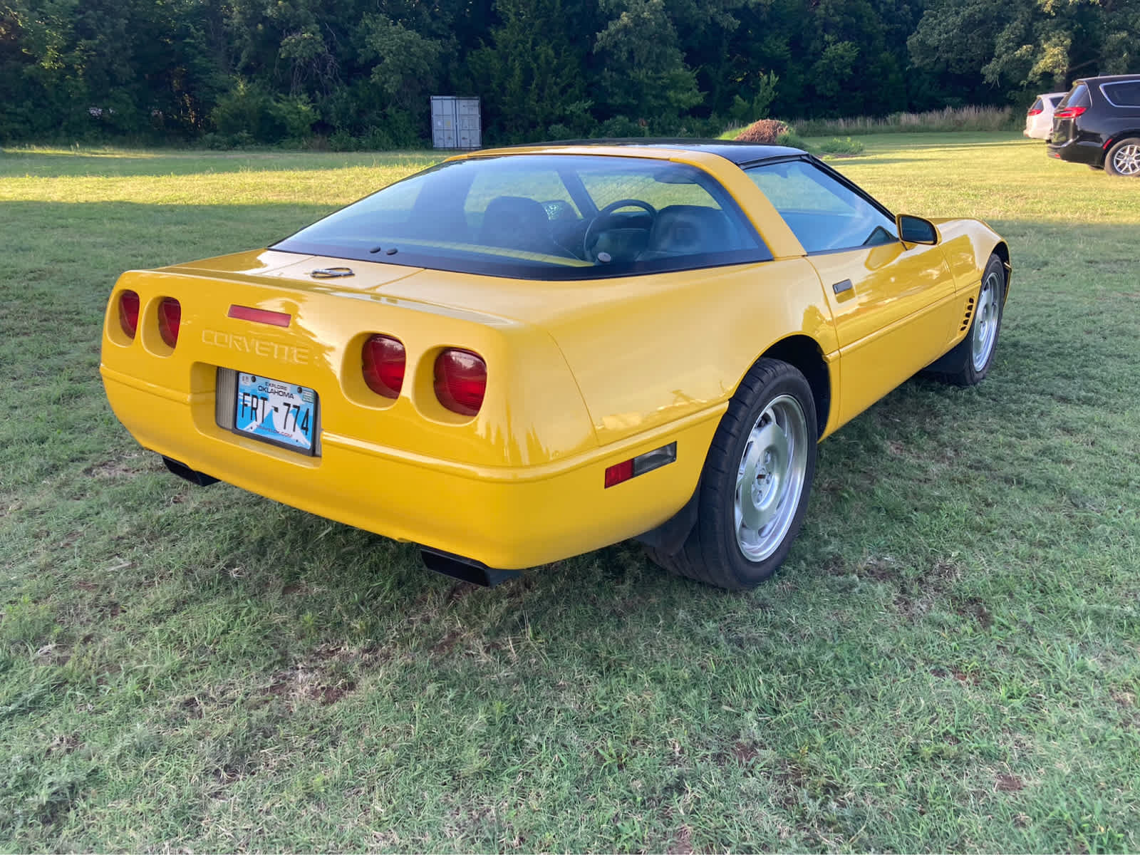 Used 1995 Chevrolet Corvette Coupe RWD image 9