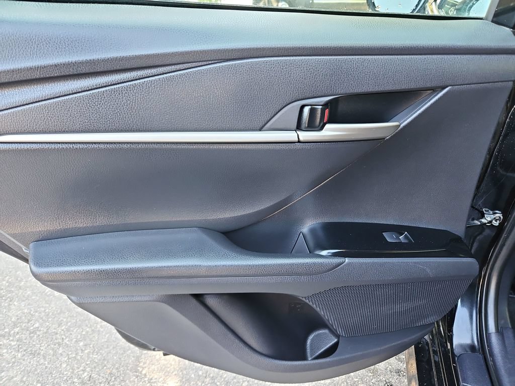 Used 2025 Toyota Camry LE FWD image 27