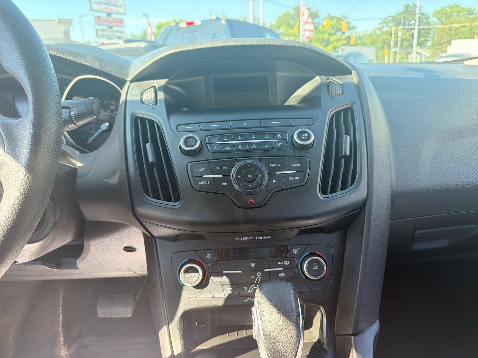 Used 2018 Ford Focus SE FWD image 30