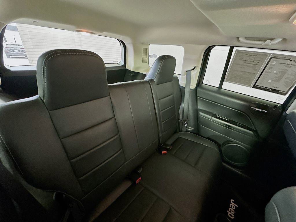 Used 2015 Jeep Patriot High Altitude image 24