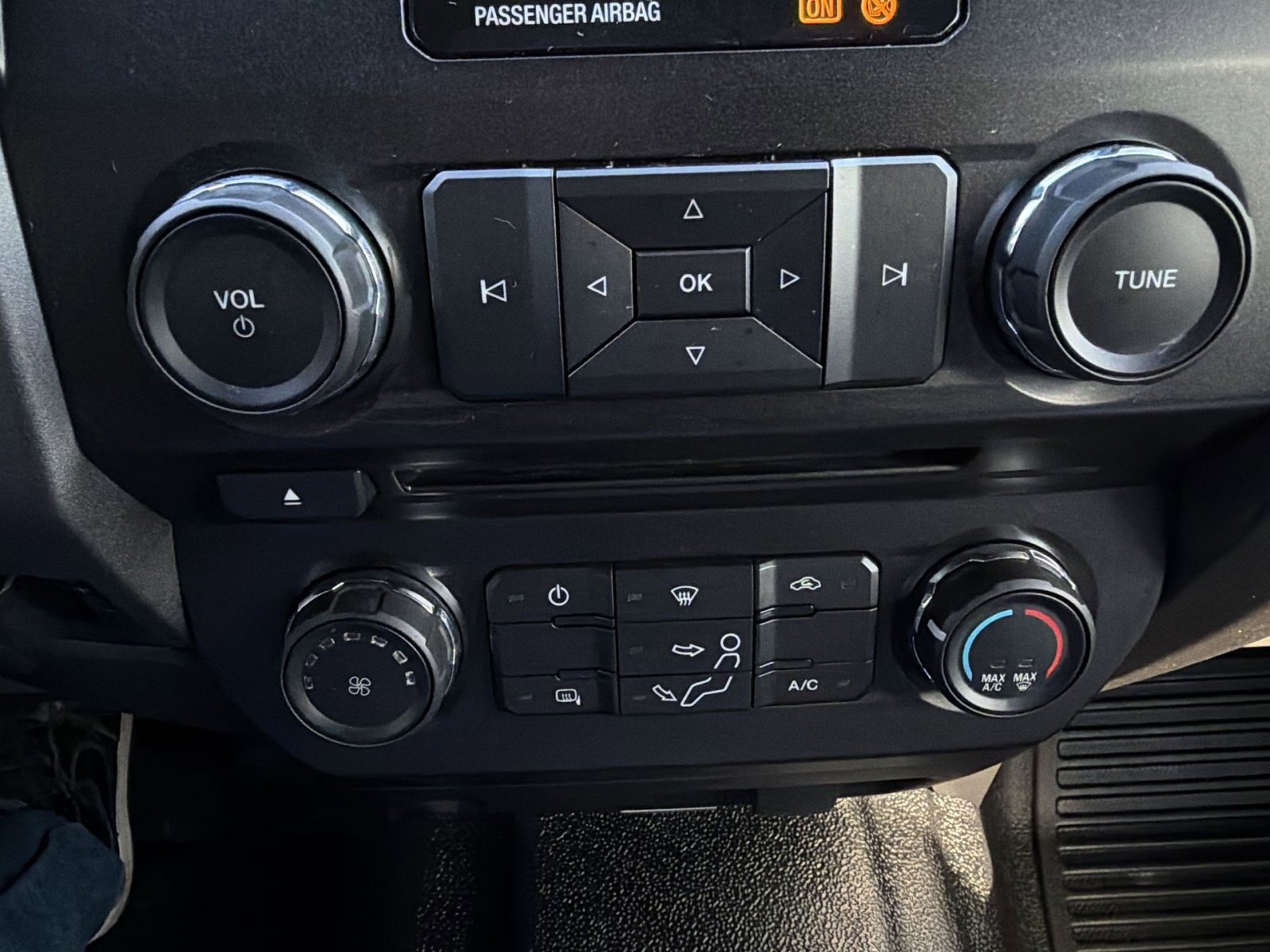 Used 2017 Ford F550 4x4 SuperCab Super Duty image 26