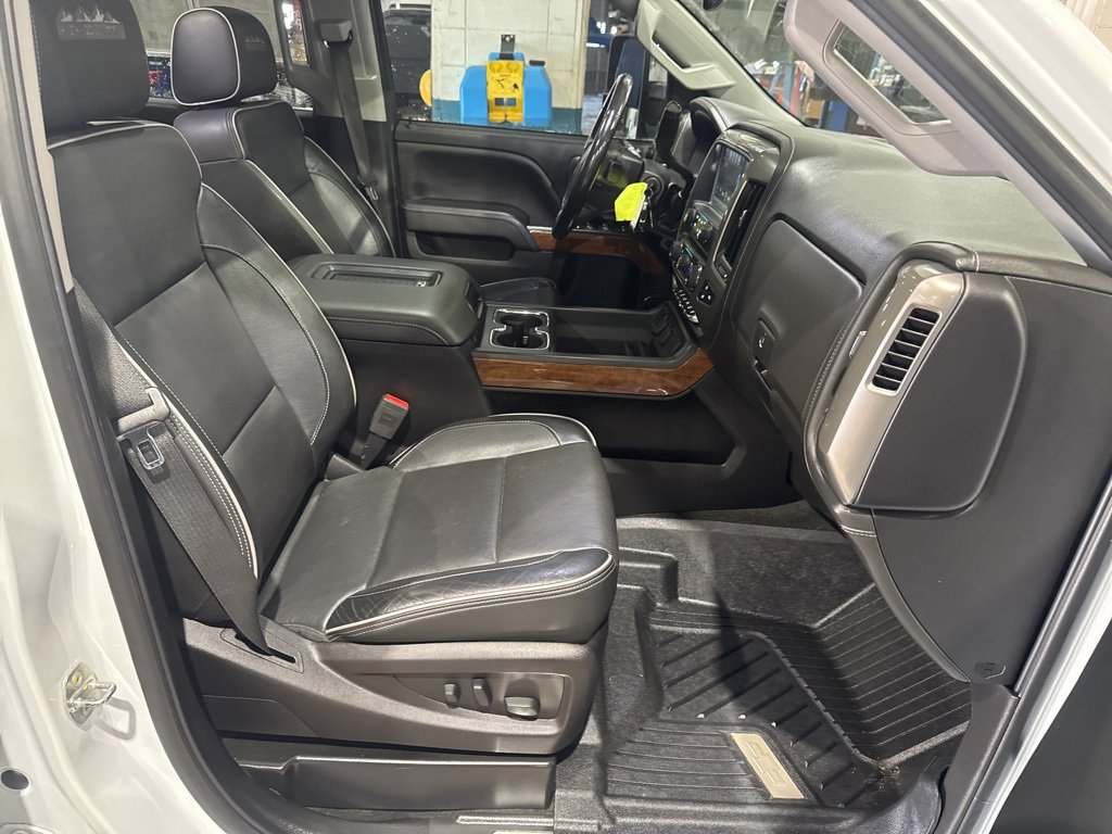Used 2018 Chevrolet Silverado 2500 High Country w/ Duramax Plus Package image 6