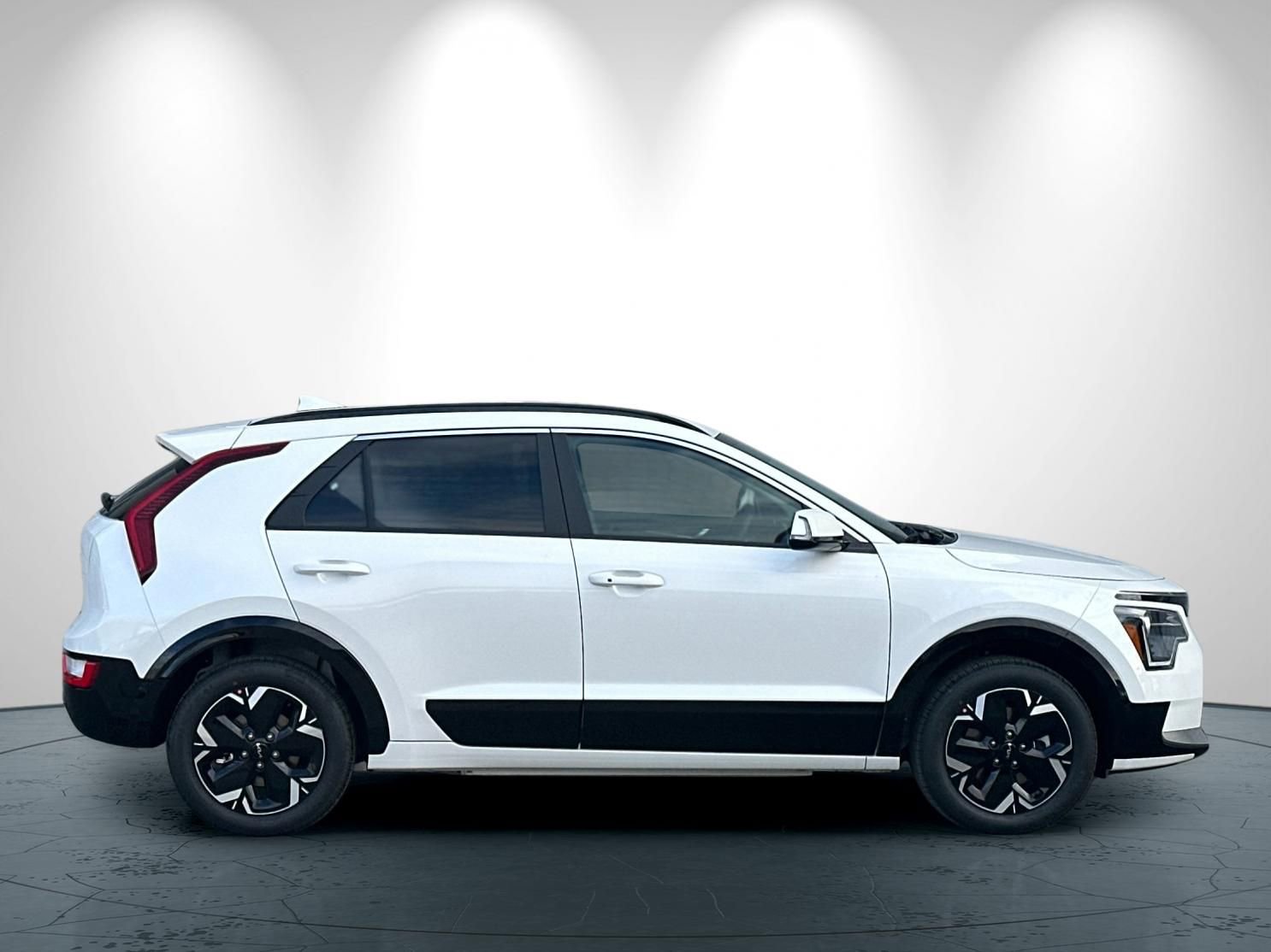 New 2026 Kia Niro Wind FWD image 3