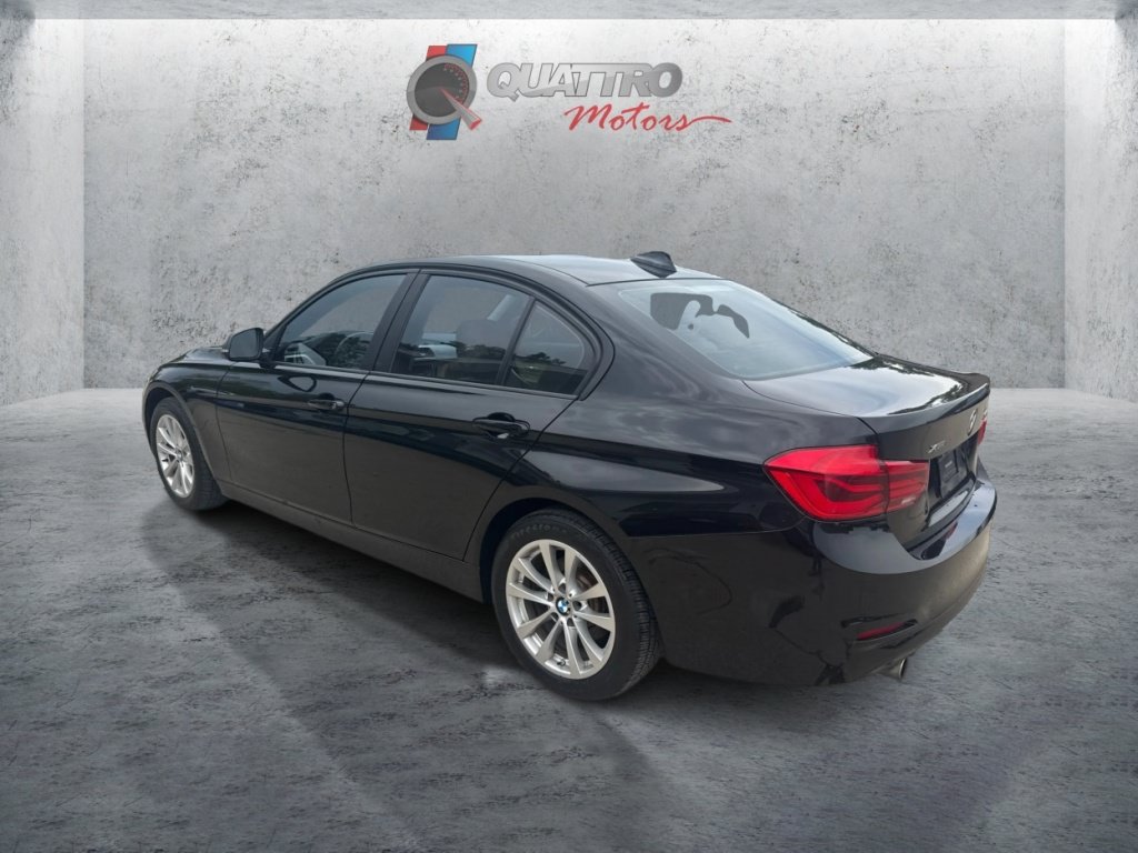 Used 2018 BMW 320i xDrive Sedan AWD/4WD image 3