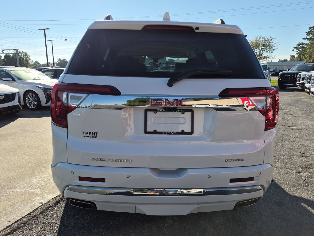 Used 2023 GMC Acadia Denali w/ Denali Technology Package AWD/4WD image 3