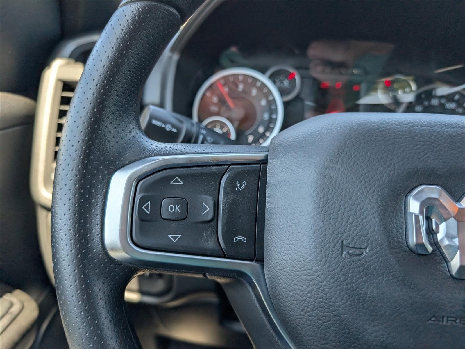 New 2026 RAM 1500 Express AWD/4WD image 18