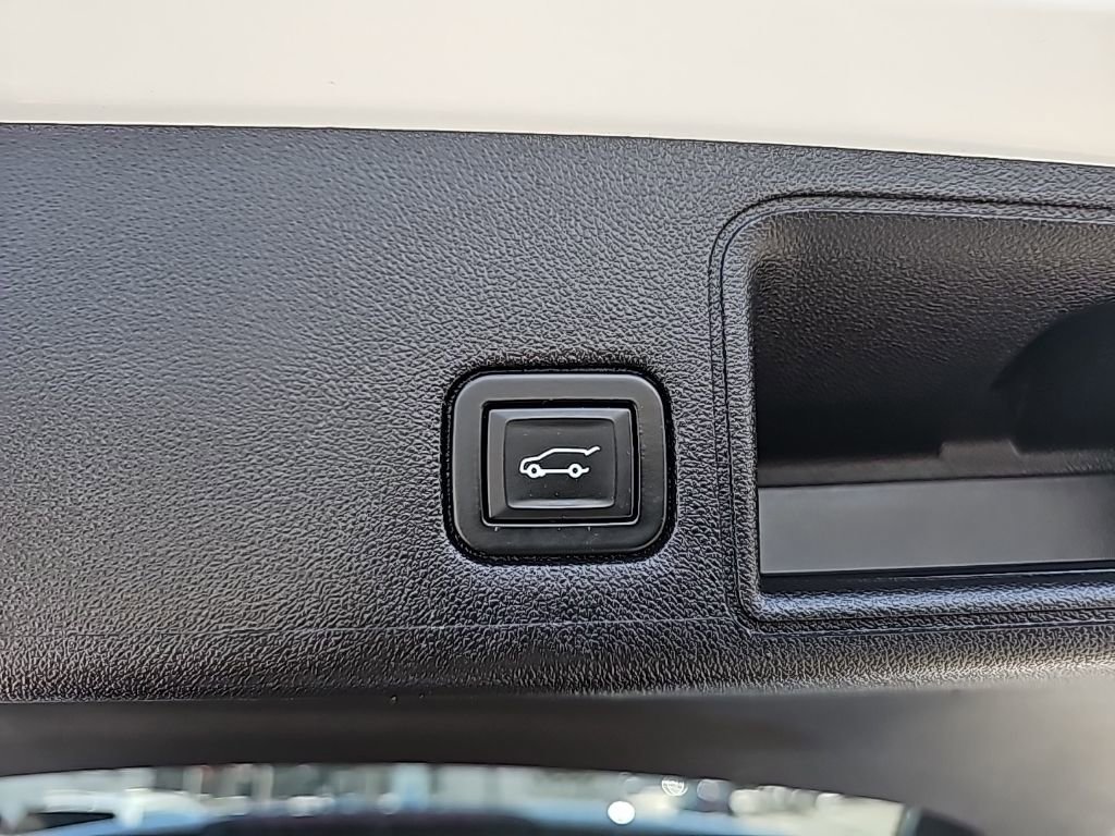 Used 2022 GMC Terrain SLE w/ Driver Convenience Package image 21